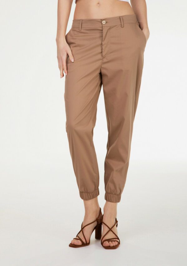 Pantalone in popeline con elastici sul fondo
