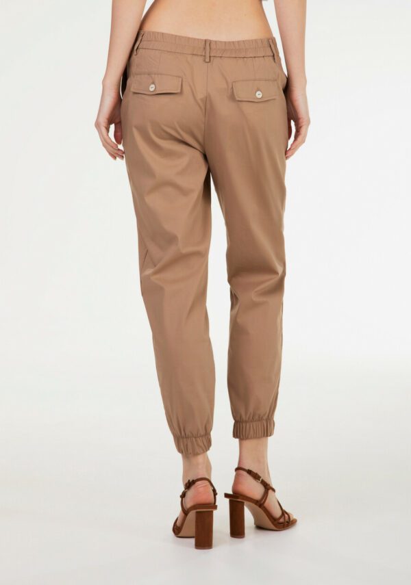 Pantalone in popeline con elastici sul fondo