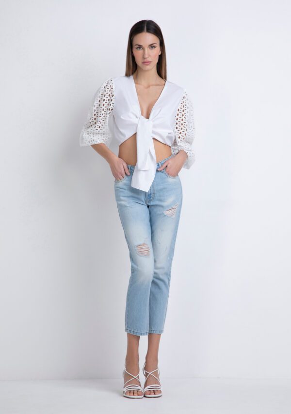 Blusa con chiusura a nodo