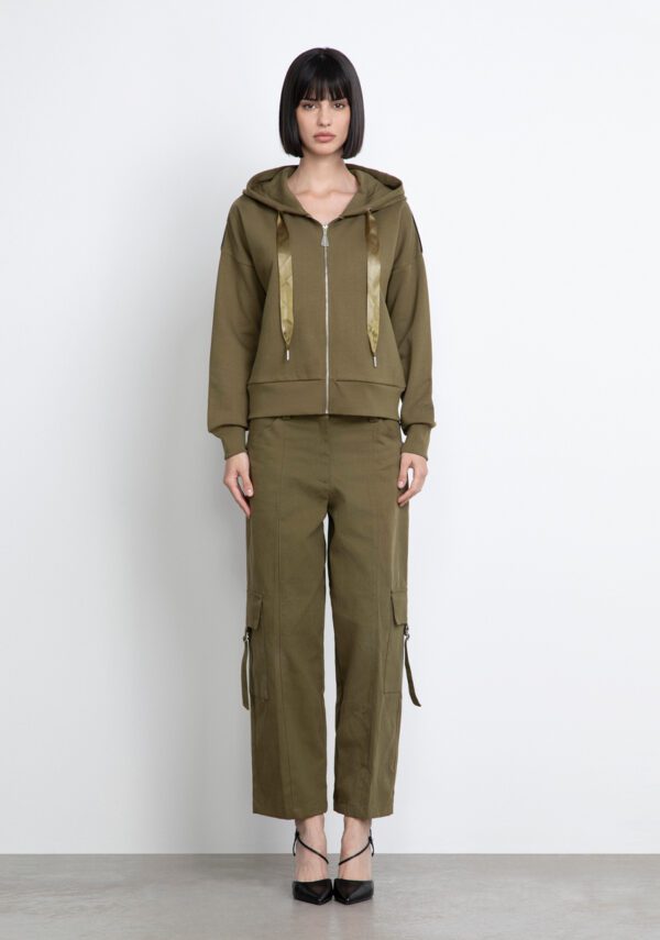 Pantalone cargo in gabardina