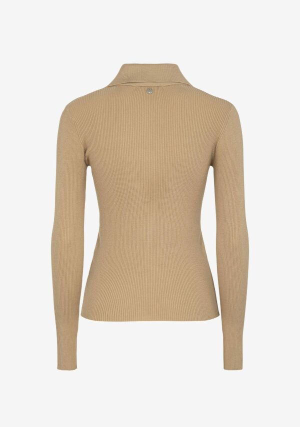 Maglia a coste con treccia