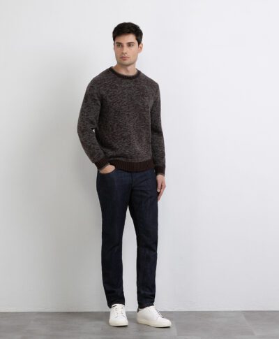 Girocollo bottonato con contrasti