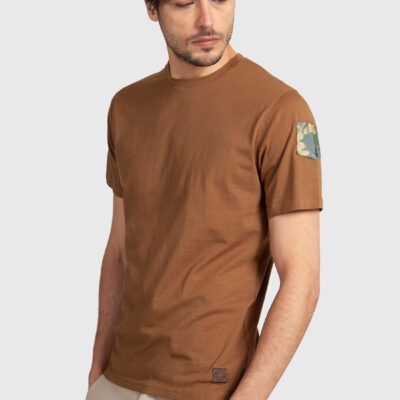 T-shirt taschino su manica